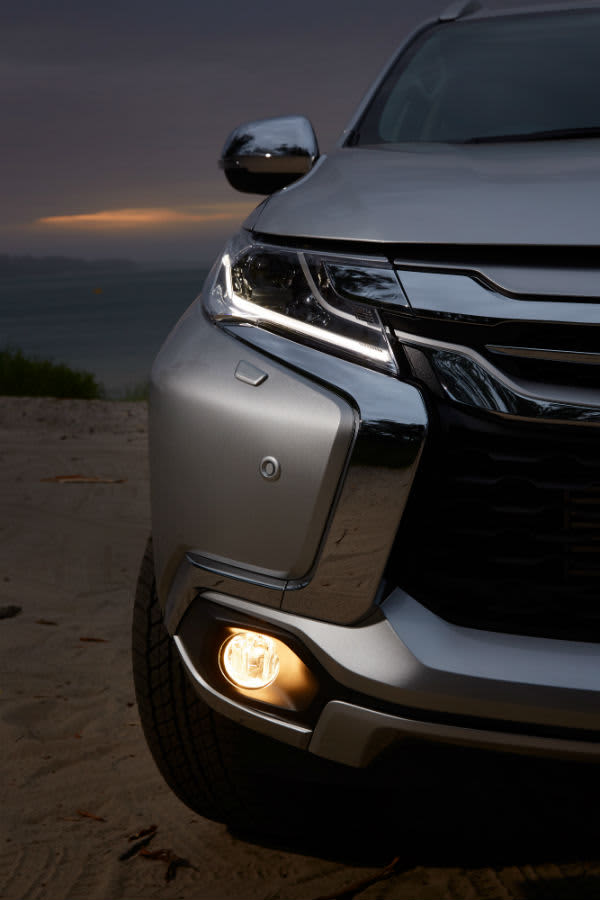 Mitsubishi Pajero Sport GLS interior
