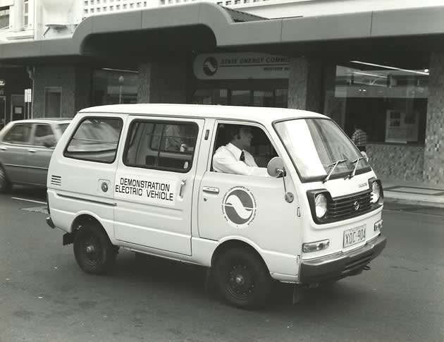 Demonstration EV - Daihatsu Mini Van