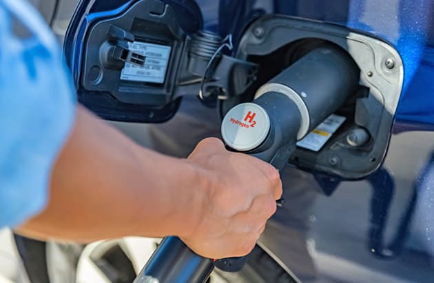 Refuelling a hydrogen car