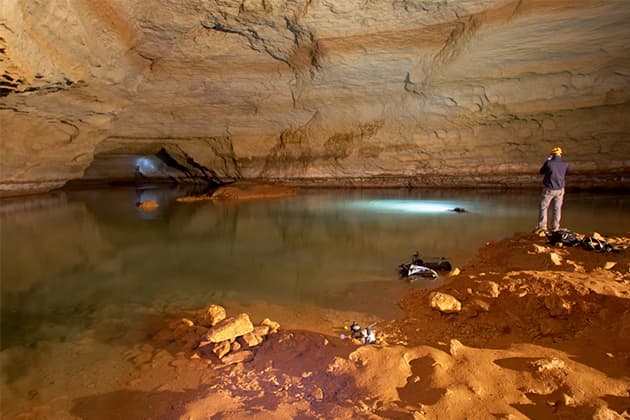 A lake in the Cocklebiddy cave system