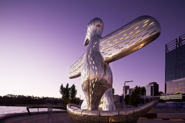 First Contact in Elizabeth Quay