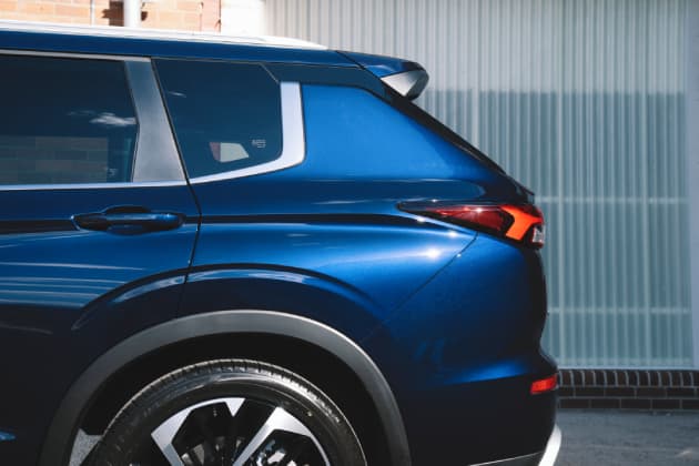 Rear side angle of Mitsubishi outlander