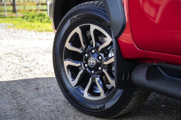 hr062020ToyotaHiLuxRogue