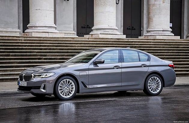 2022 BMW 530e plugin hybrid car