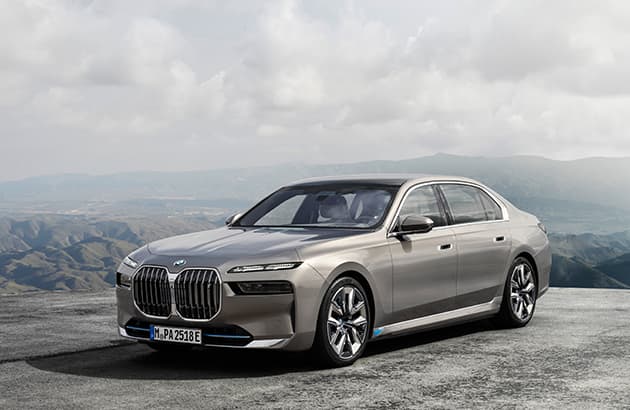 BMW i7