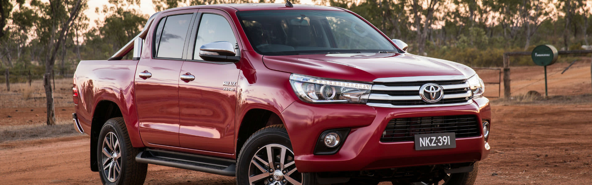 Toyota Hilux 4x4 banner
