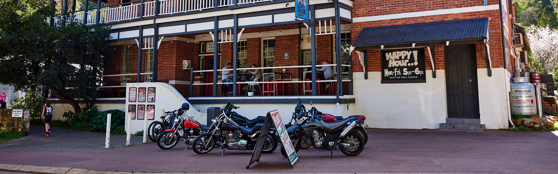 Parkerville Tavern building face. Image credit: Perth Hills Tourism Alliance