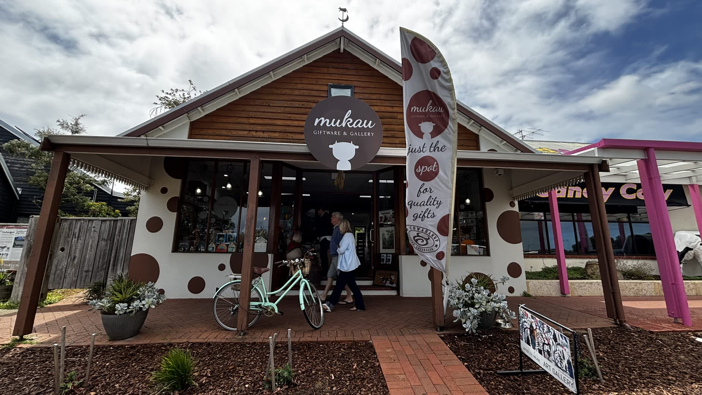 The outside of the Mukau store