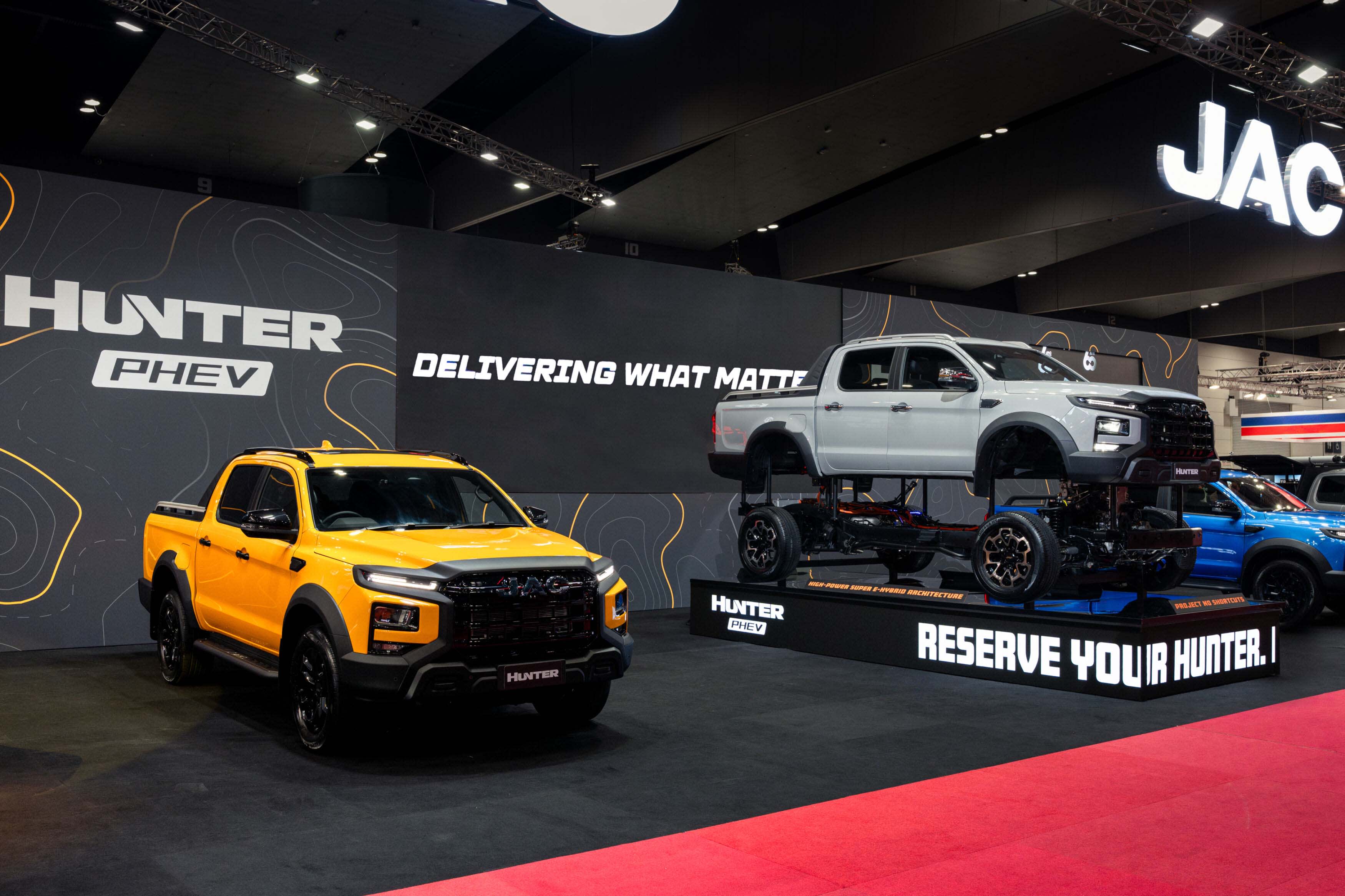 Two JAC Hunter PHEVs at the Melb Motor Show
