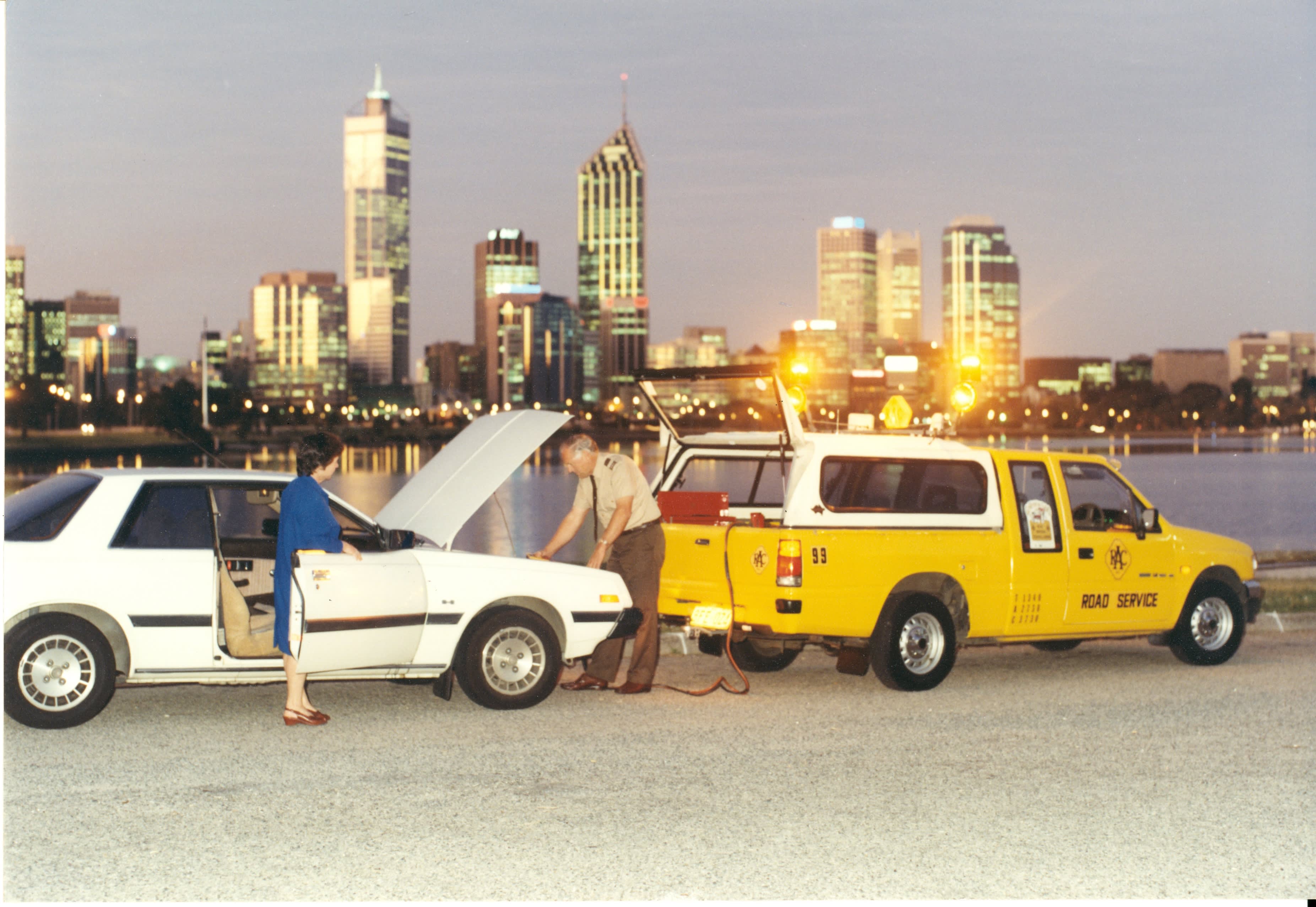 An RAC patrol with a member who has broken down on the roadside in 1994