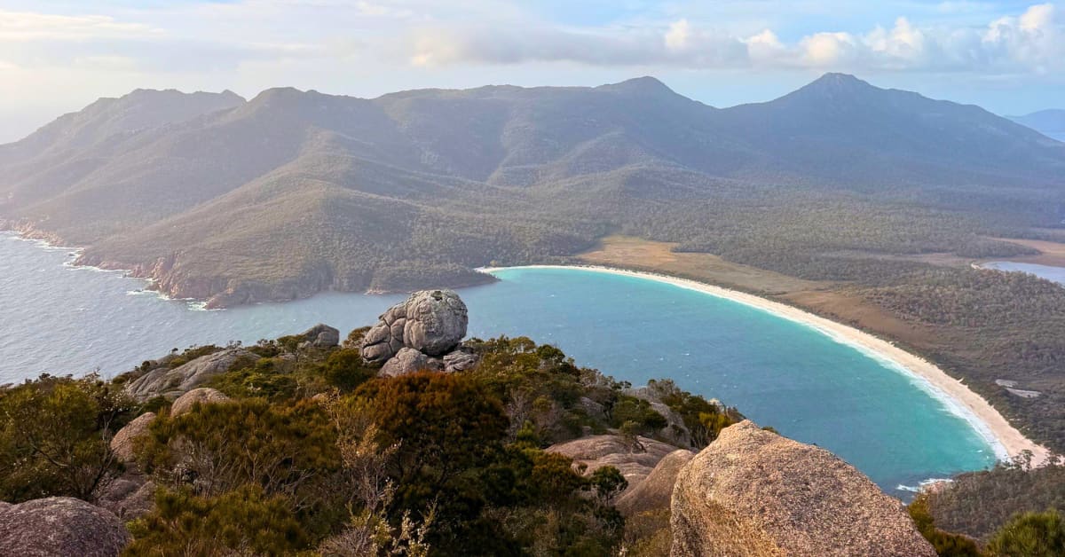 Turquoise bay that is curved-shaped