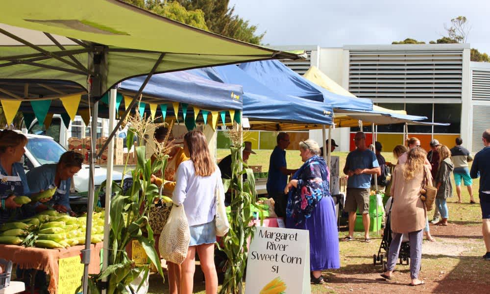 market stalls with people browsing outdoors