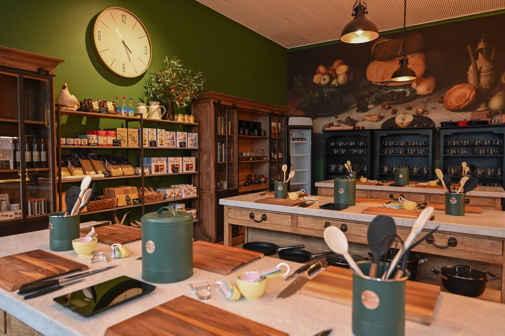 Benches set up with cooking utensils in Parisian-style cooking class