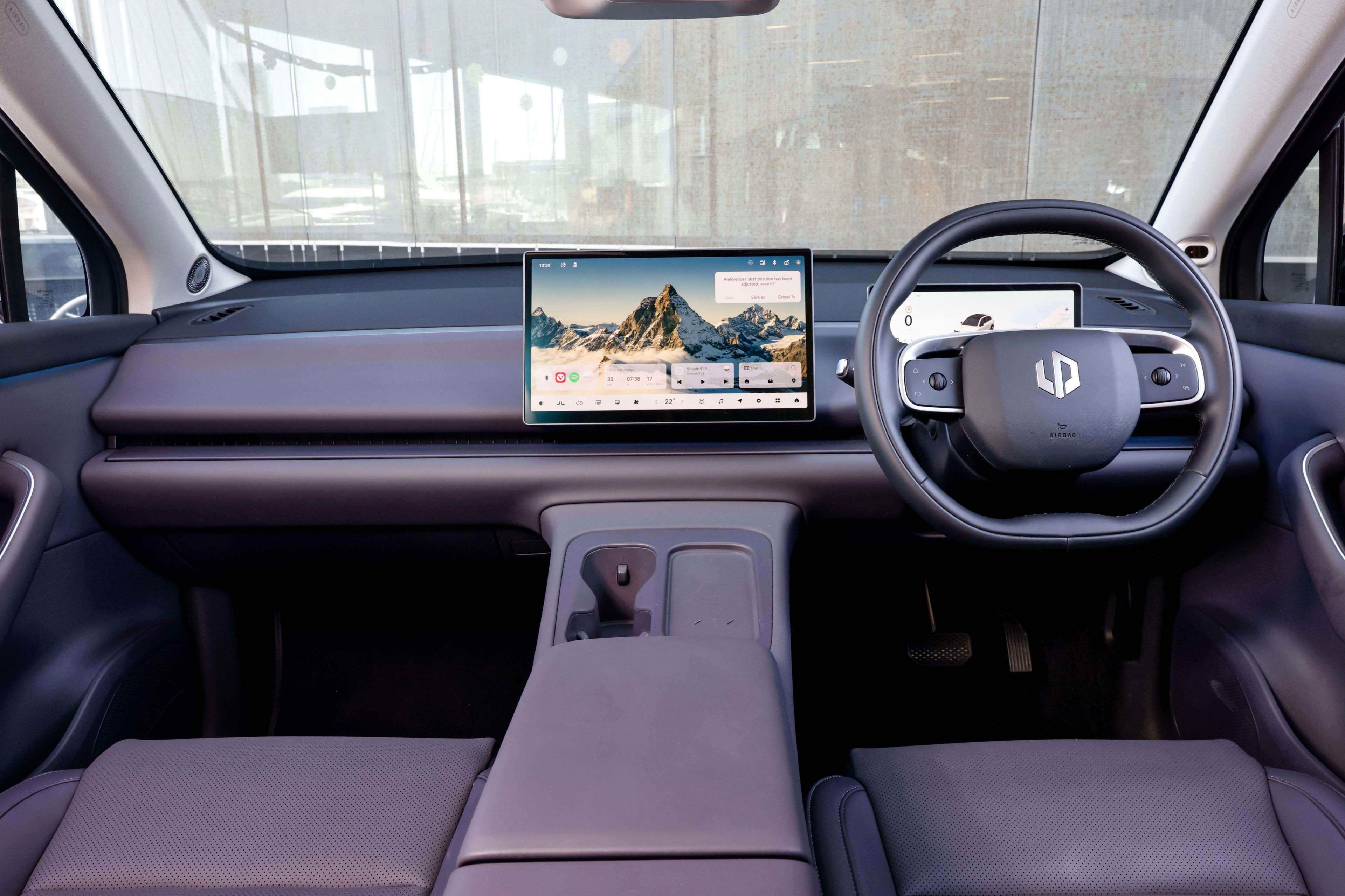 Dashboard inside a Leapmotor C10 SUV